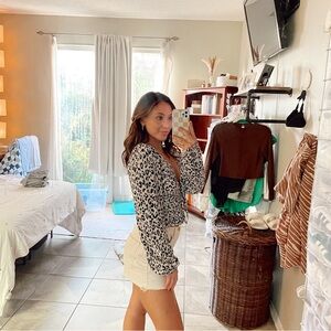 Zara animal print cropped long sleeve blouse